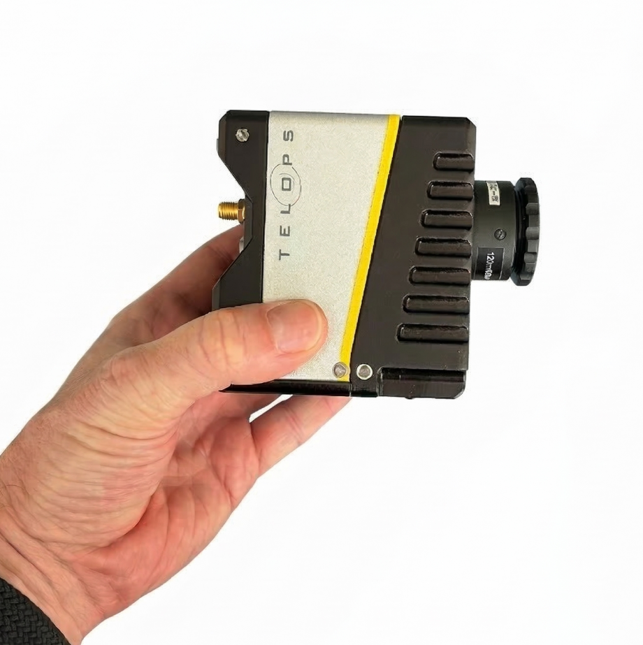 RADIA M100 - MWIR camera - holding view - Axiom Optics